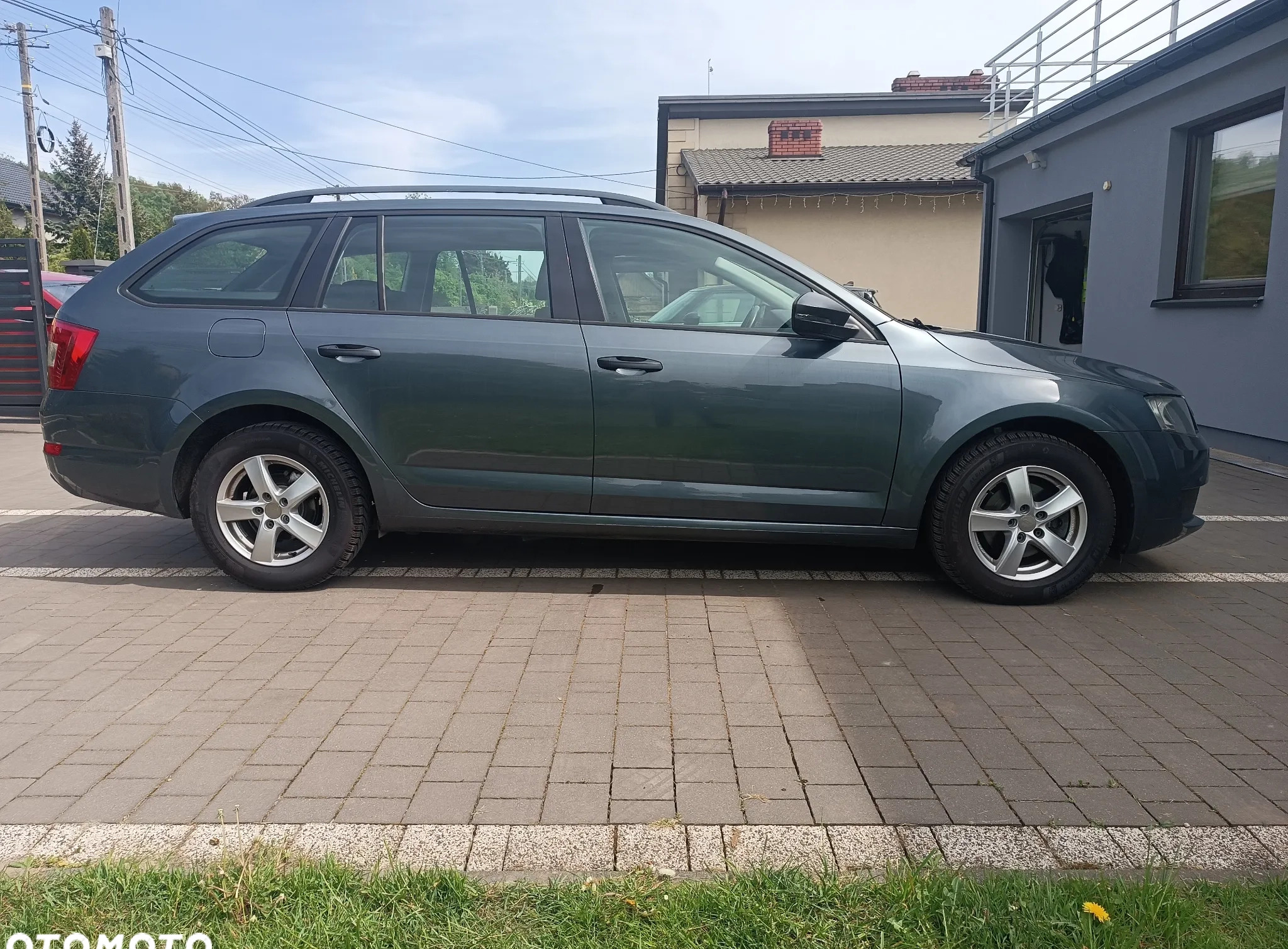 Skoda Octavia cena 33700 przebieg: 235000, rok produkcji 2015 z Starachowice małe 742